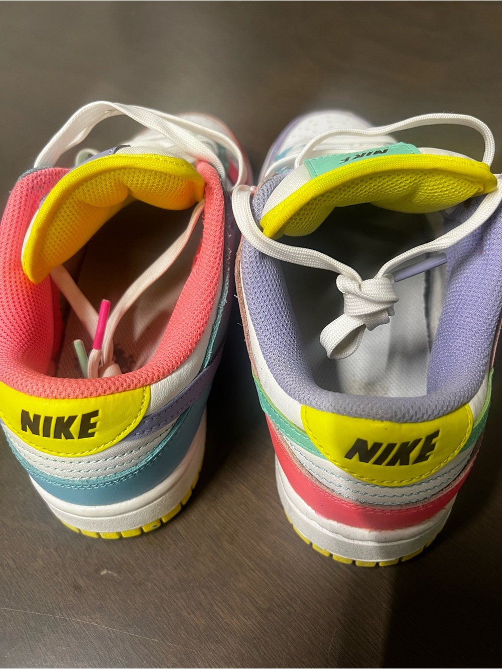 Nike SE Dunks - Picture 2 of 4